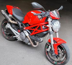 Ducati Monster 696 Plus+
