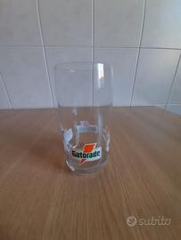 Bicchieri pubblicitari Gatorade e Campari.