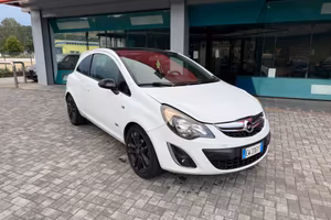 Opel Corsa 1.2 BENZINA E5 2014 - NEOPATENTATI