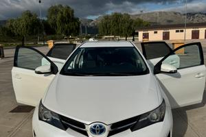 Toyota Auris 1.8 Hybrid 2014