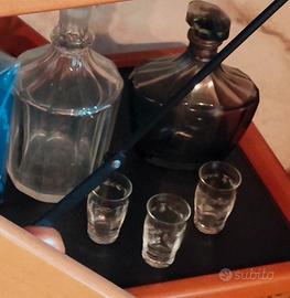 Set 2 Decanter/Bottiglie in Vetro Lavorato 