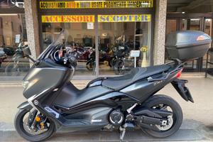 Yamaha T Max 530 DX anno 2018 km 16000 COME NUOVA!