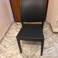 8 Sedie in polipropilene  impilabili “Flora”