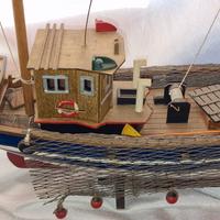 modellino barca in legno