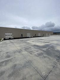 Unità 1800mq in capannone