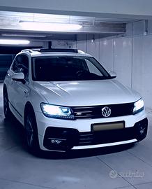 Tiguan R-line 3 of 10 Sport 