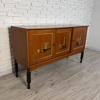 Credenza italiana degli anni ’50 in noce rigatino