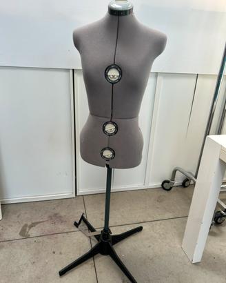 Manichino sartoriale regolabile donna con piantana