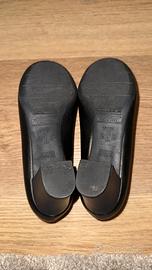 Tacchi colore nero 5 cm MAI indossati.