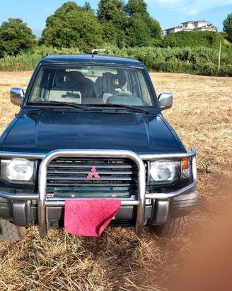 Mitsubishi Pajero 2 .5 super select  7 posti