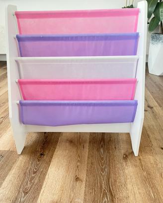 Libreria bambina con unicorno