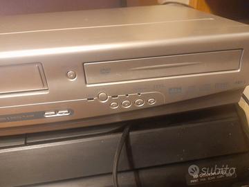 Lettori DVD , CD e videocassette.
