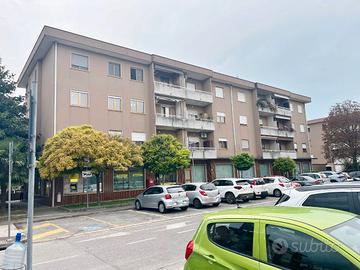 Pieris:appartamento e rimessa