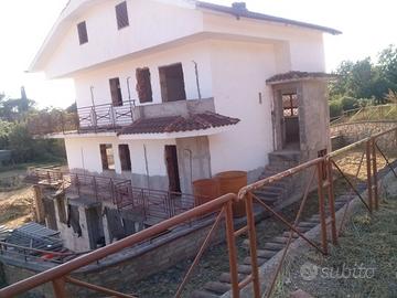 Villa quadrifamiliare da ulimare