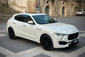 Maserati Levante 3.0 V6 250cv GranSport FULL