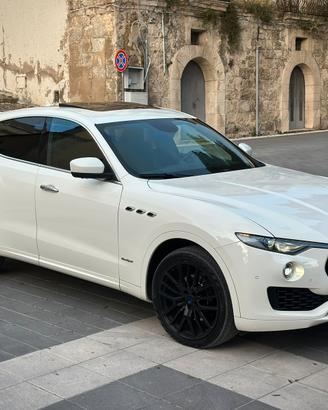 Maserati Levante 3.0 V6 250cv GranSport FULL