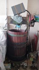attrezzatura enologica per fare il vino e cantina 