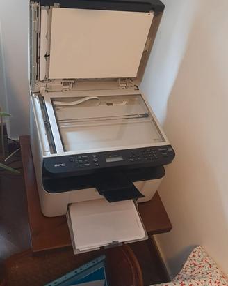 Stampante laser multifunzione Brother