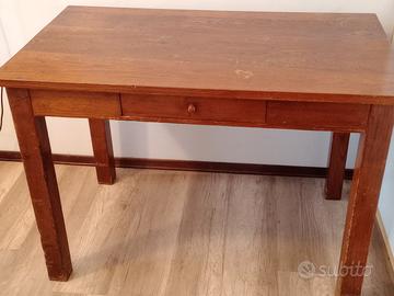 Tavolo rustico in castagno