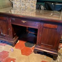 Scrivania legno vintage di grandi dimensioni