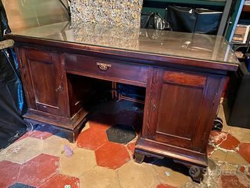 Scrivania legno vintage di grandi dimensioni