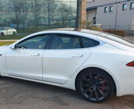 TESLA Model S Performance Ludicrous Plus P100D
