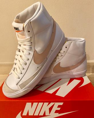 Nike Blazer Mid '77 Vintage in Pink