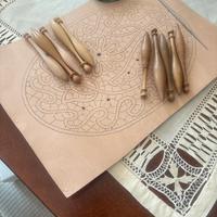 Fuselli per tombolo+ disegno+ uncinetto