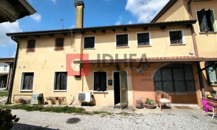 PORZIONE DI RUSTICO A SANTA BONA RIF. "AAT2"