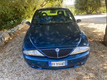 Lancia y10
