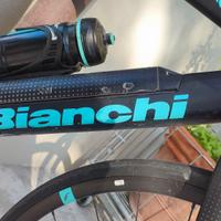 bicicletta da corsa elettrica Bianchi