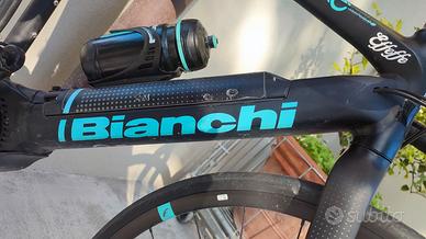 bicicletta da corsa elettrica Bianchi