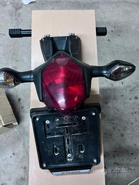 FARO POSTERIORE HONDA INTEGRA 2012