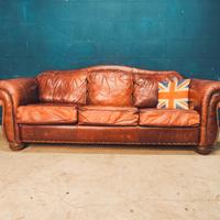 Divano King Chester Chesterfield cuoio inglese 