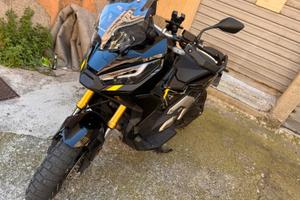 Xadv 750