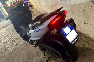 Yamaha tmax 560 (2021).