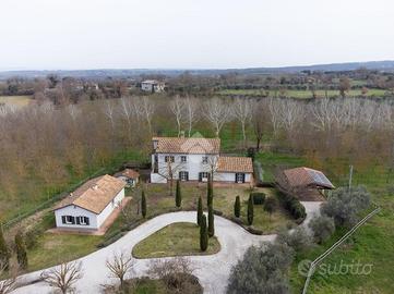 VILLA SINGOLA A VITORCHIANO