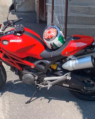 Monster 696+