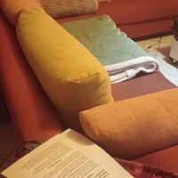 GRANDE DIVANO AD ANGOLO LETTO SINGOLO