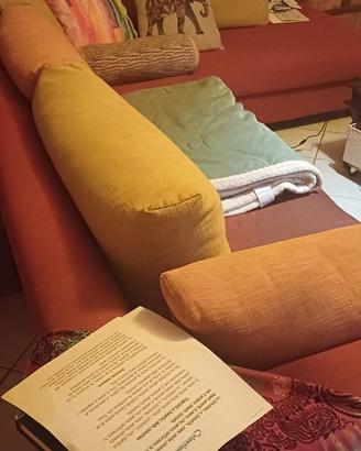 GRANDE DIVANO AD ANGOLO LETTO SINGOLO