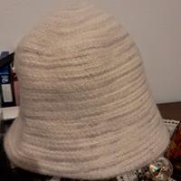 Accessorize cappello