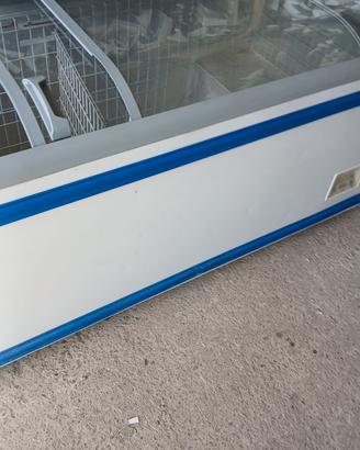 Frizzer  industriale perfettamente funzionante 