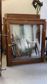 Finestre in legno con doppio vetro