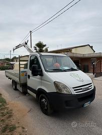 Iveco daily 35 15 con gru