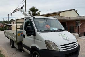 Iveco daily 35 15 con gru
