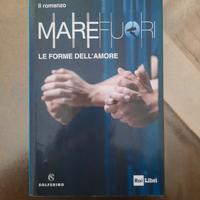Libro "MARE FUORI"