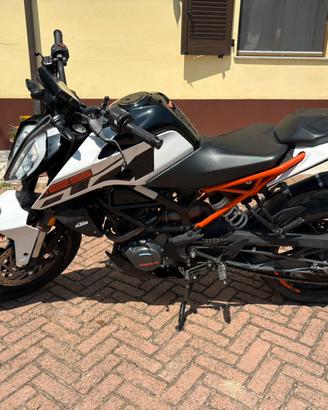 KTM DUKE 125