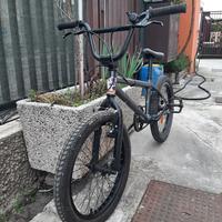 BMX CON RUOTE DA 20 POLLICI