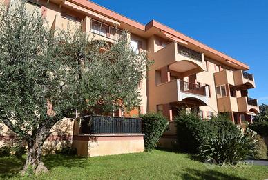 Trilocale a Diano Marina in residence privato