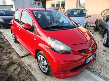 Toyota Aygo 1.0 12V VVT-i 5 porte Sol